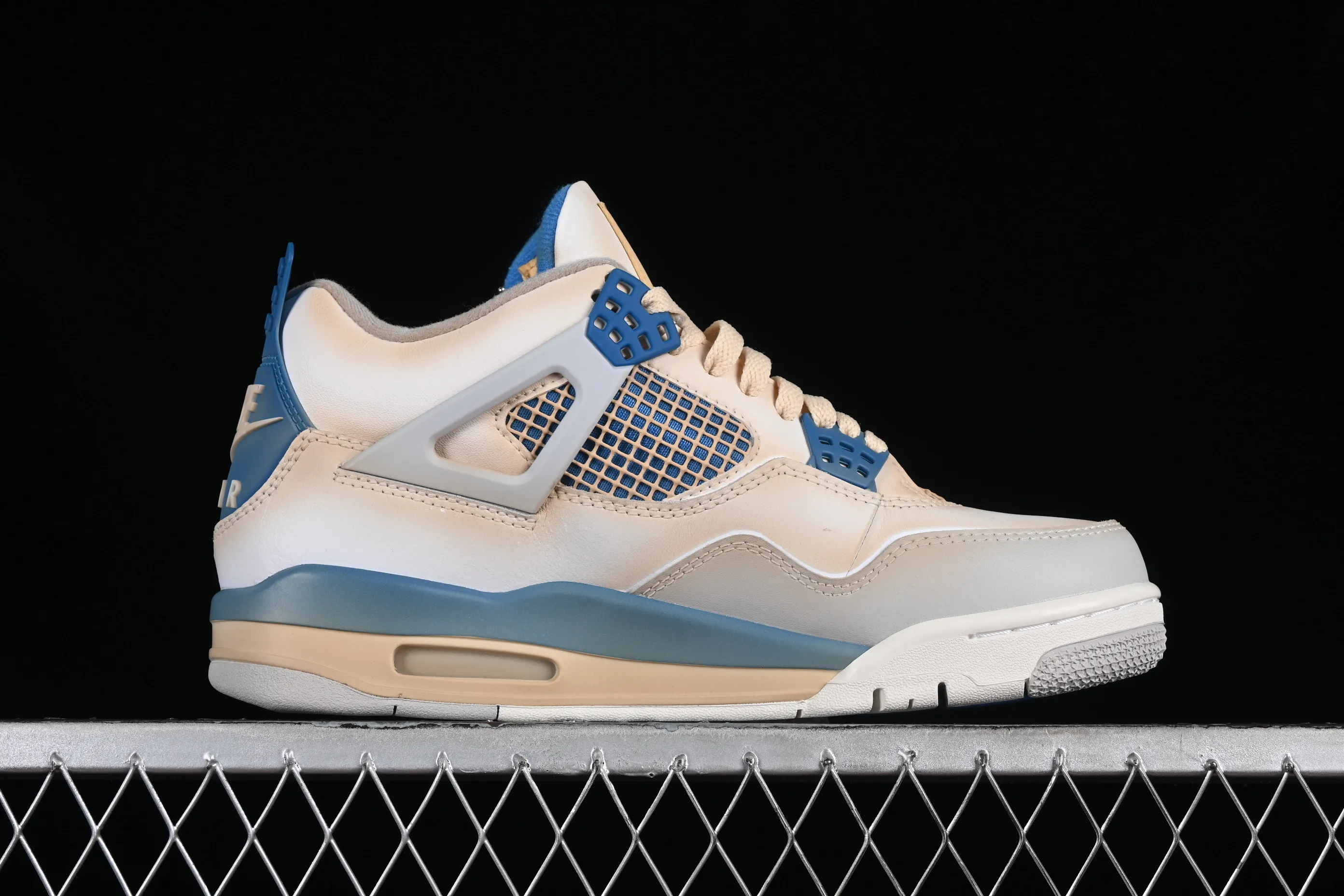 All categories Air Jordan Jordan series basketball shoes Air Jordan 4 Water Arrow x Jordan Air Jordan 4 Retro AJ4 Joe 4 Water Arrow joint model basketball shoes 308797-105